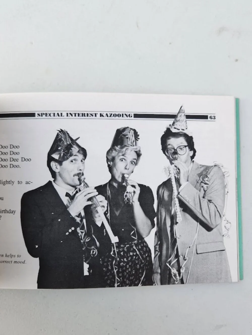 How to Kazoo by Barbara Stewart Musical Instrument Guide Book Sheet Music Instru